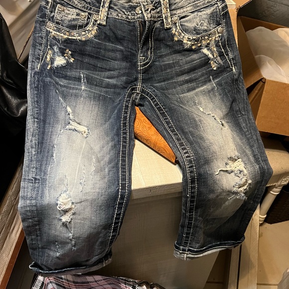 Miss me and Rock revival capris and rock revival jeans. Brand new jeans. Size27s - Picture 6 of 8